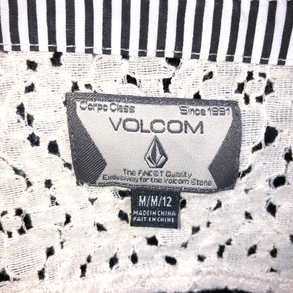 🎉HOST Pick! Volcom Cut-Out Back Lace Jacket - Picture 5 of 12